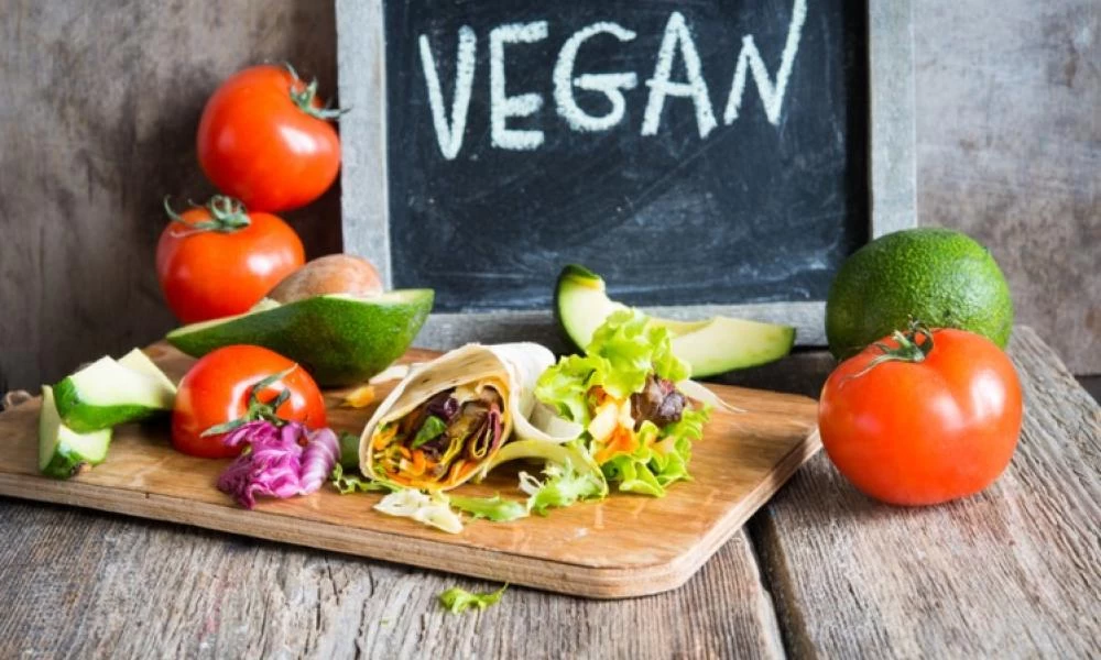 Vegan διατροφή και χορτοφαγία: 8 μύθοι που τις περιβάλλουν